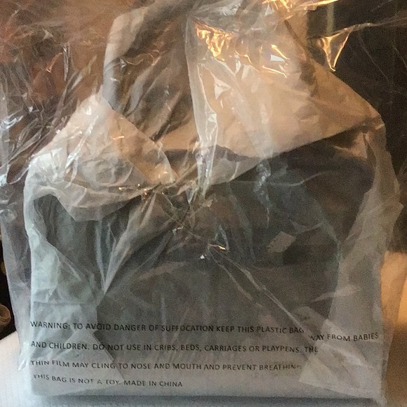 NWT Max Studio Satchel Handbag. Natural Color,  Double Handled,Detatchable Strap - Picture 4 of 12